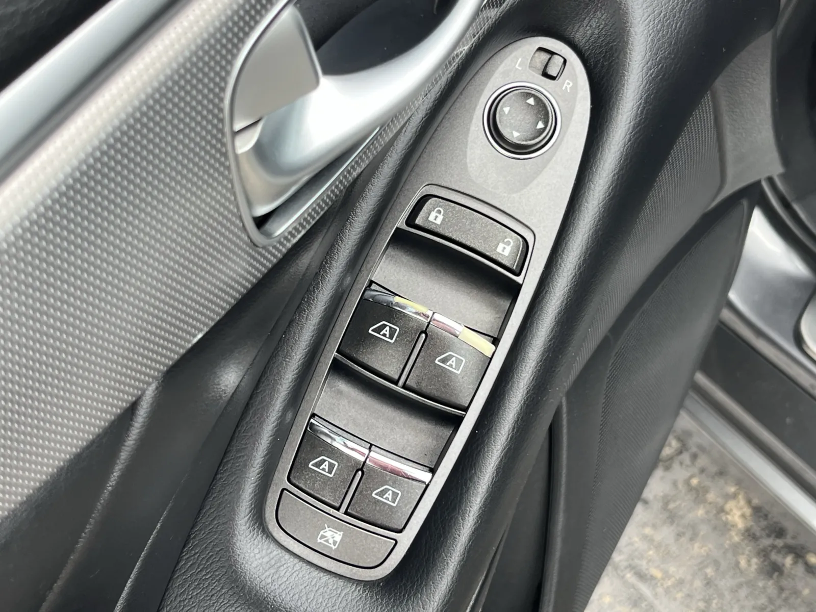Infiniti Q50 photo 25
