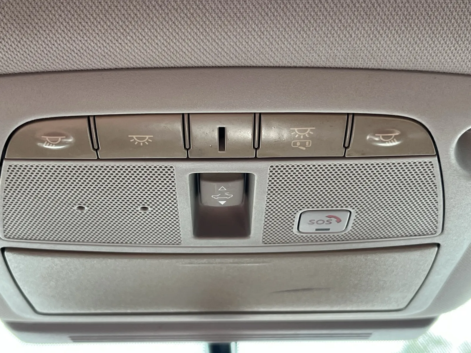 Infiniti Q50 photo 23
