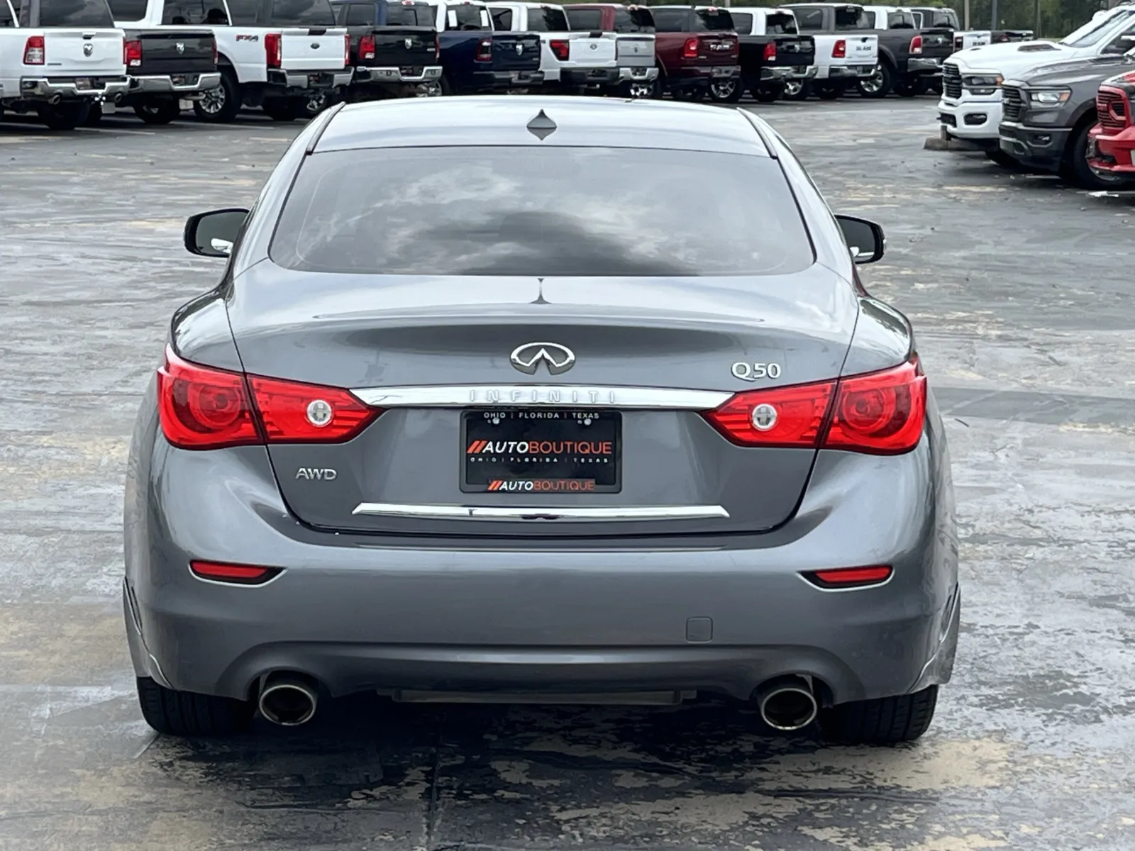 Infiniti Q50 photo 8