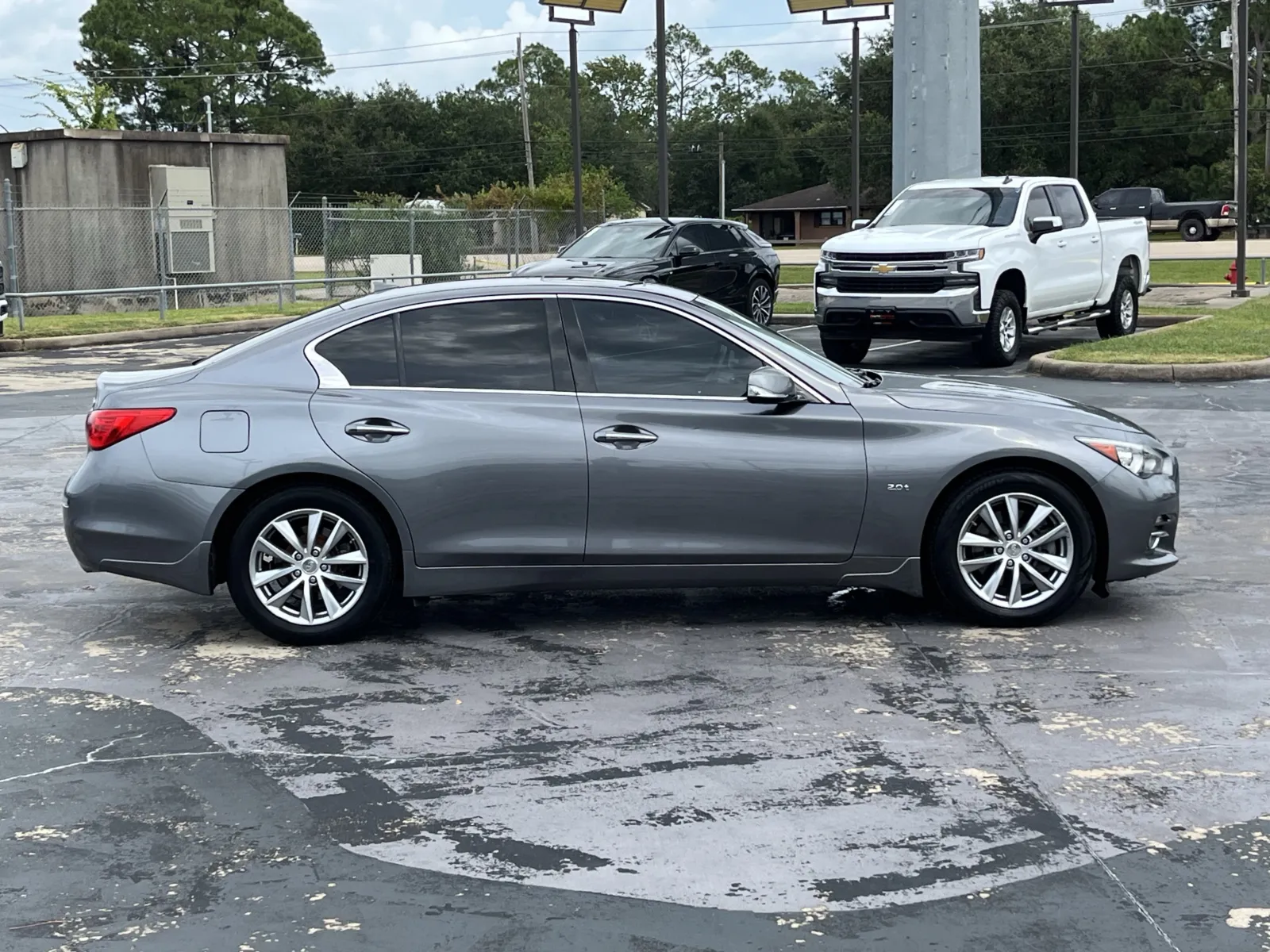 Infiniti Q50 photo 11
