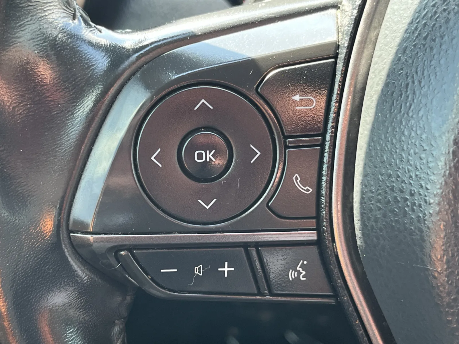 Toyota Camry photo 16