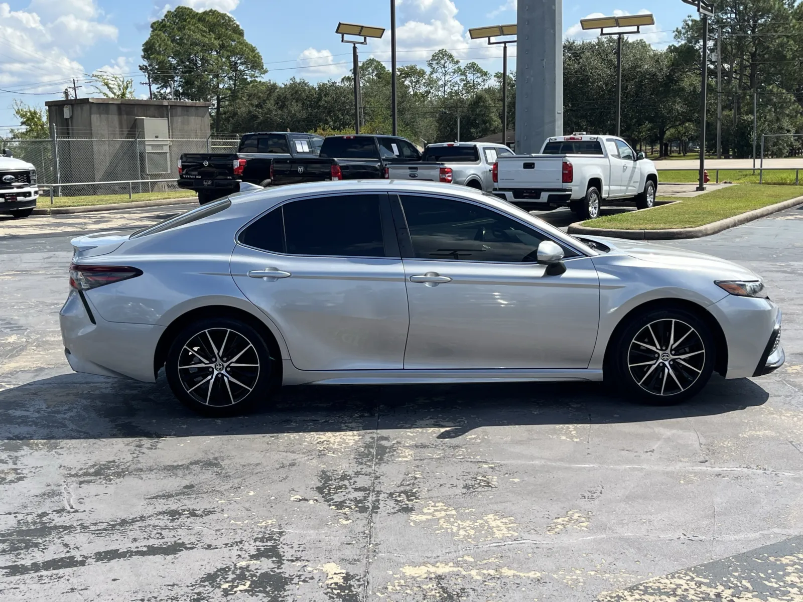 Toyota Camry photo 10