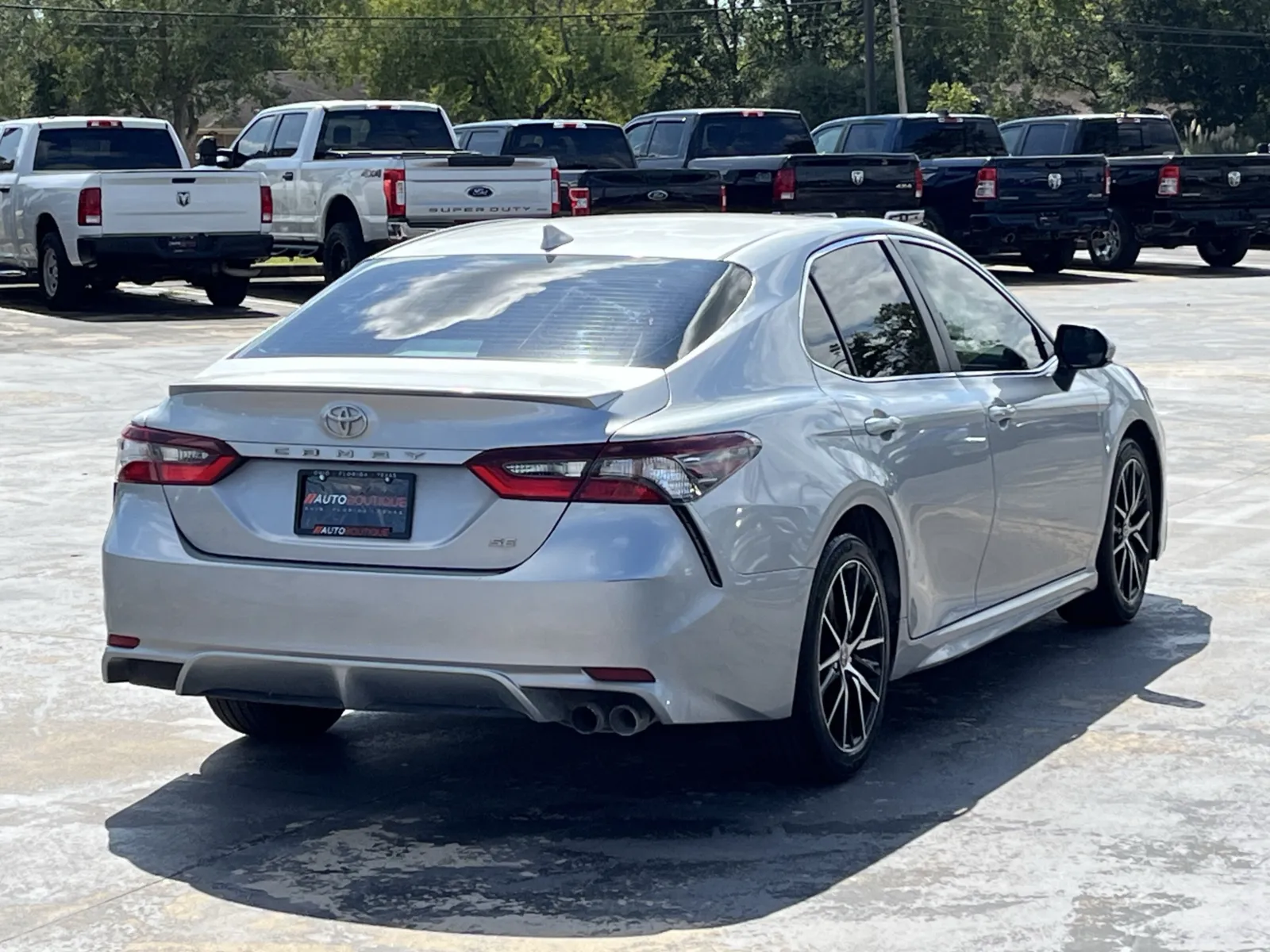 Toyota Camry photo 8