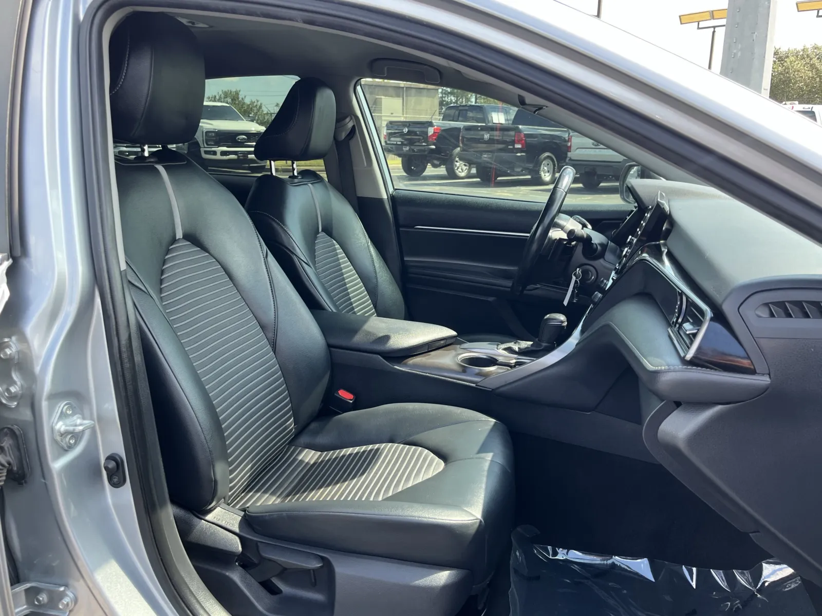 Toyota Camry photo 25