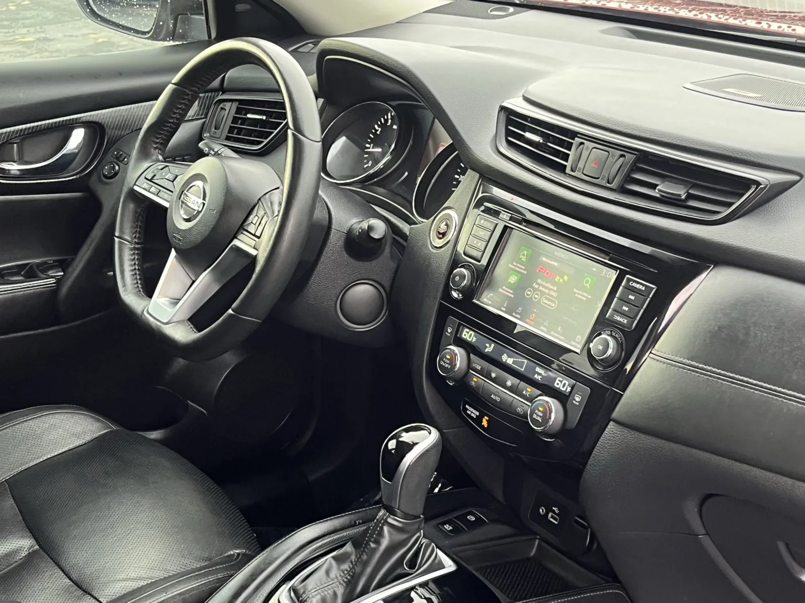 Nissan Rogue photo 16