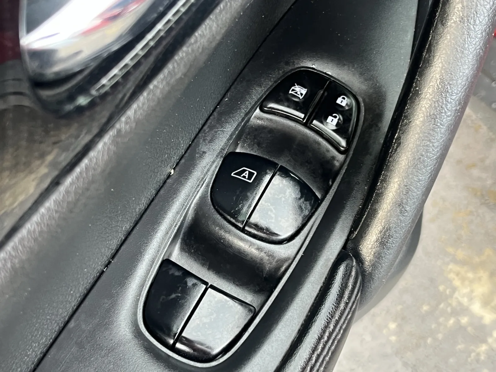 Nissan Rogue photo 25