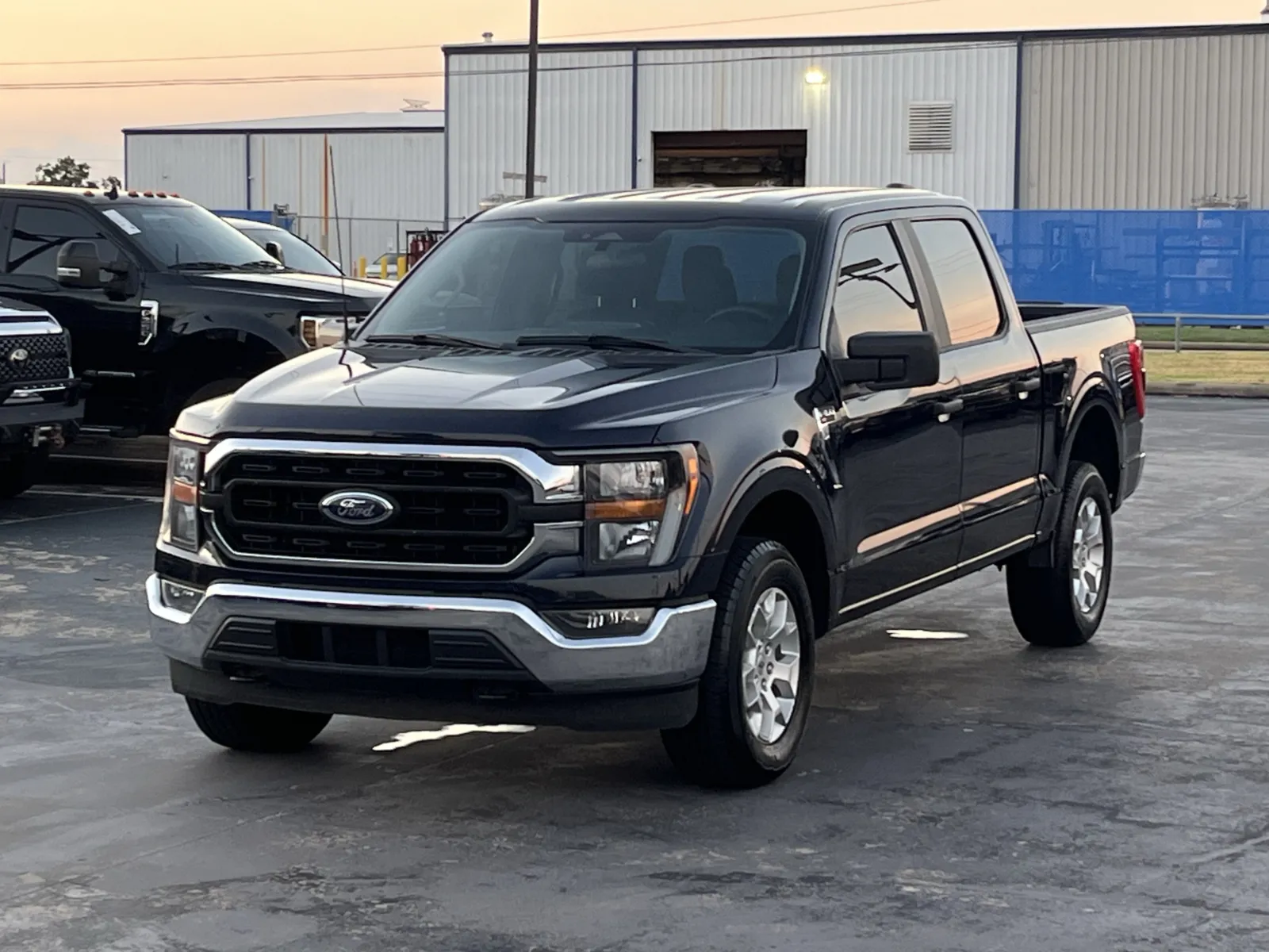 Ford F-150 photo 2