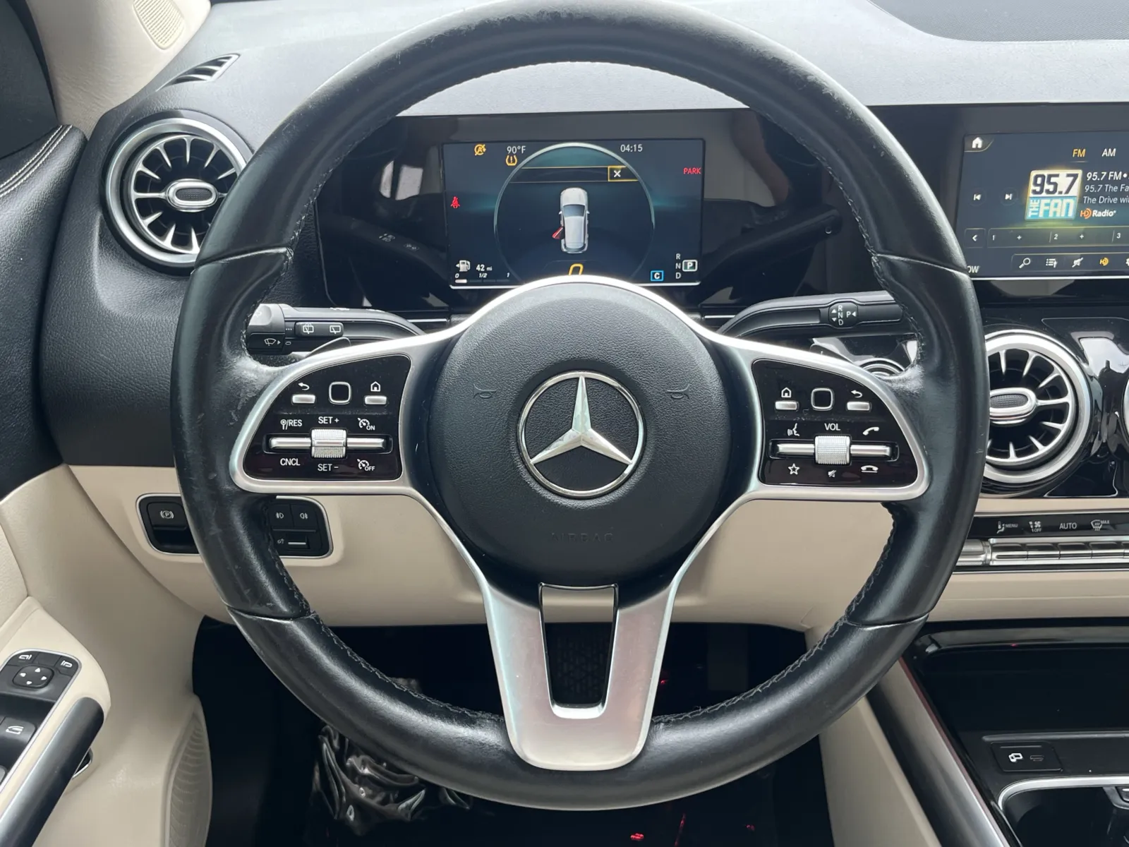 Mercedes-Benz GLA photo 18
