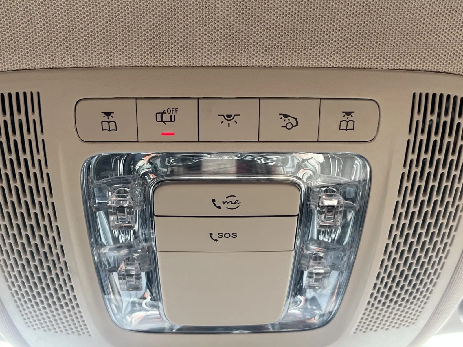 Mercedes-Benz GLA photo 23