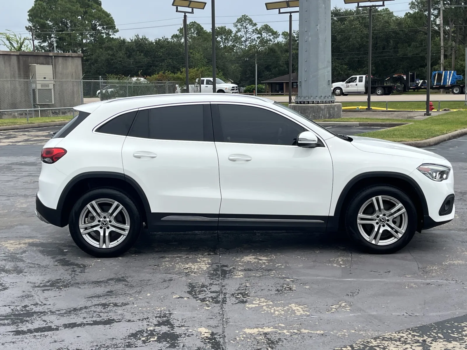 Mercedes-Benz GLA photo 10