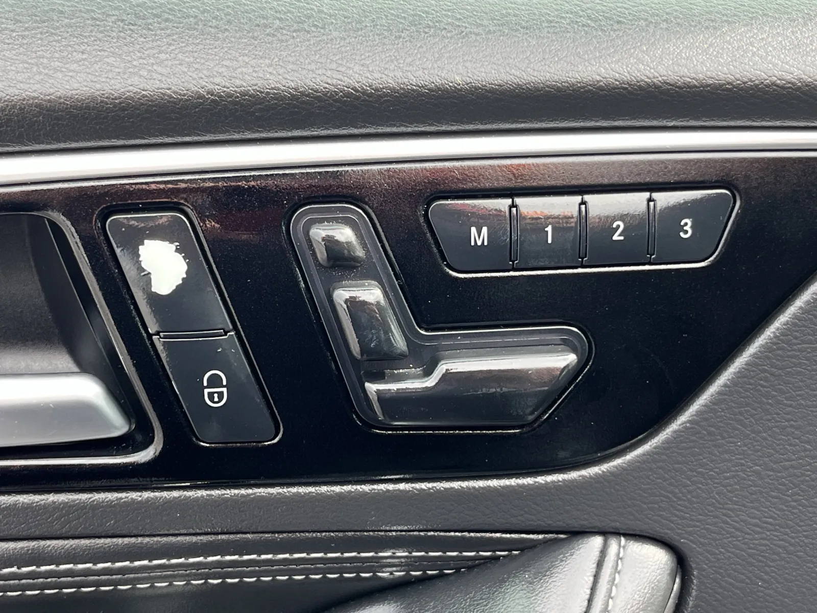 Infiniti QX30 photo 26