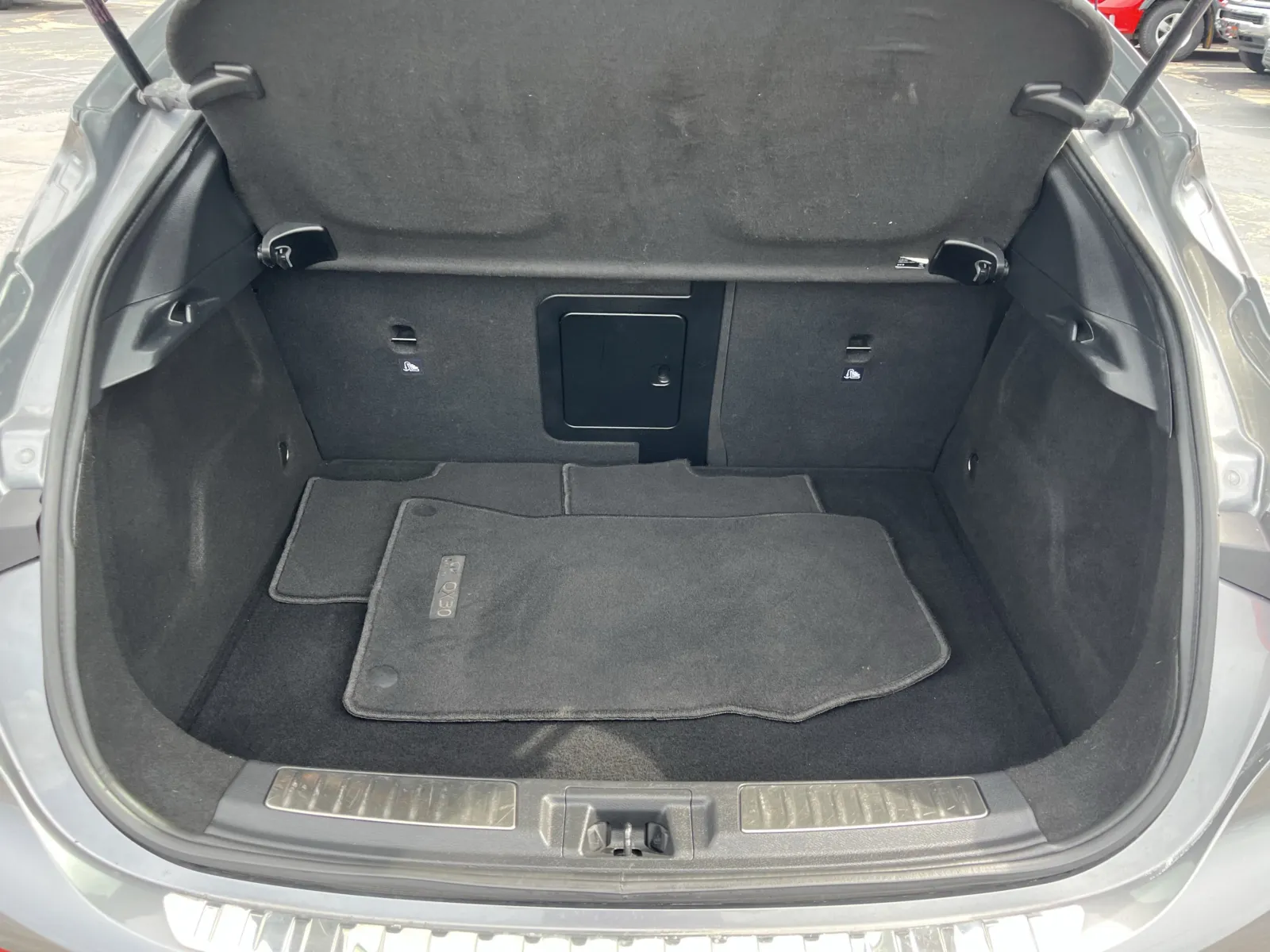 Infiniti QX30 photo 13