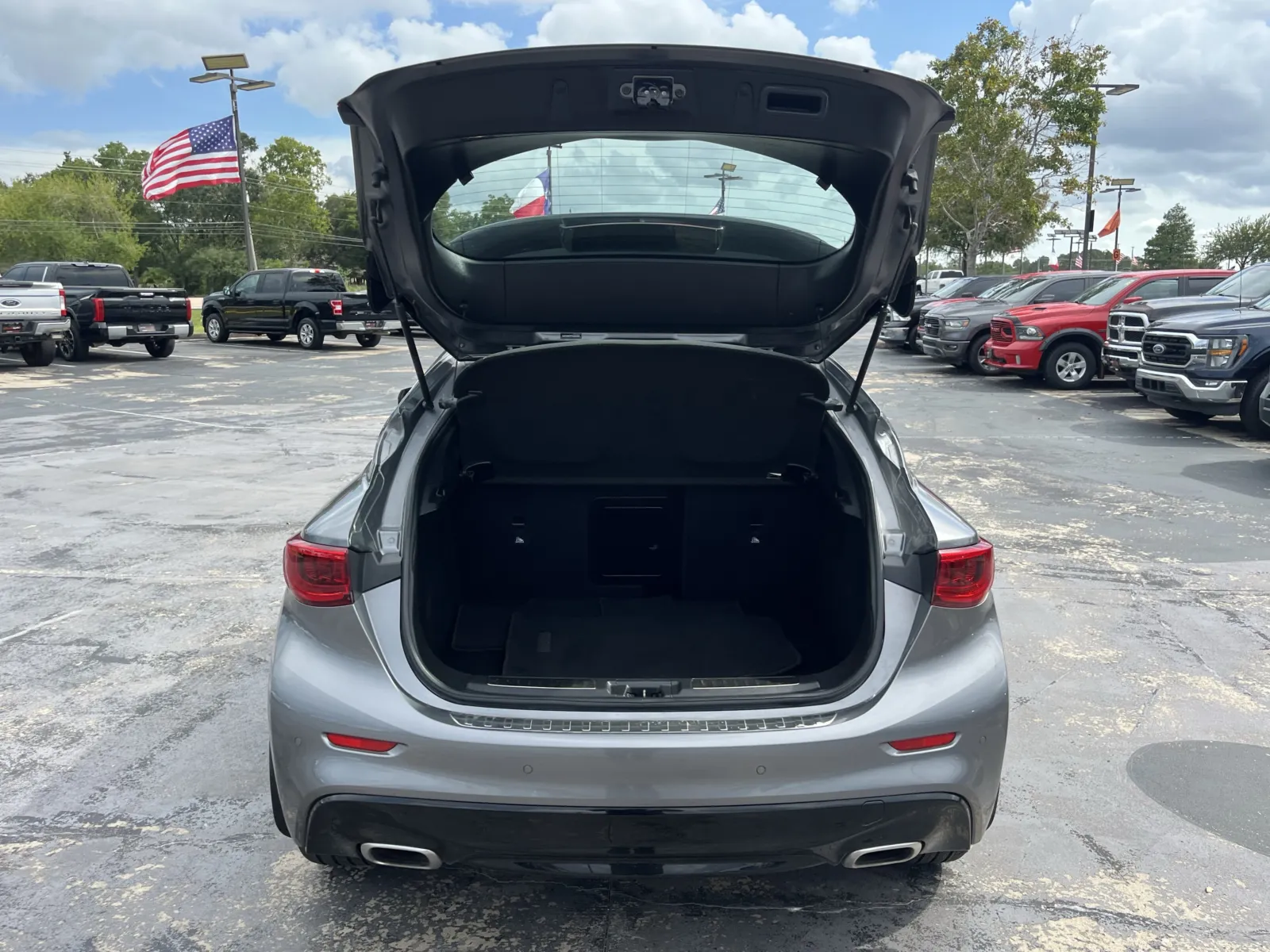Infiniti QX30 photo 12