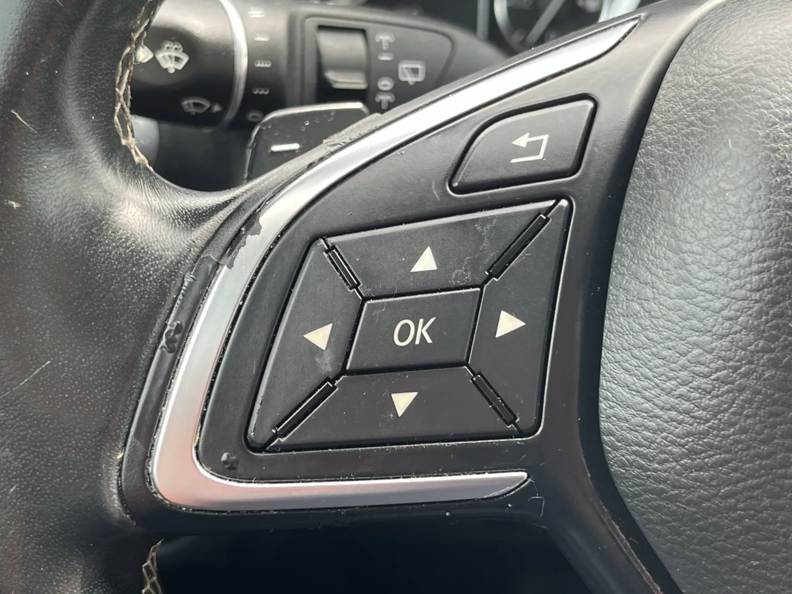 Infiniti QX30 photo 19