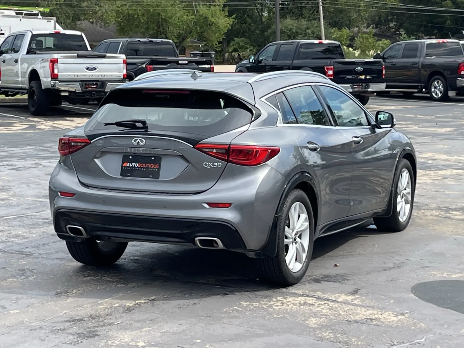 Infiniti QX30 photo 10