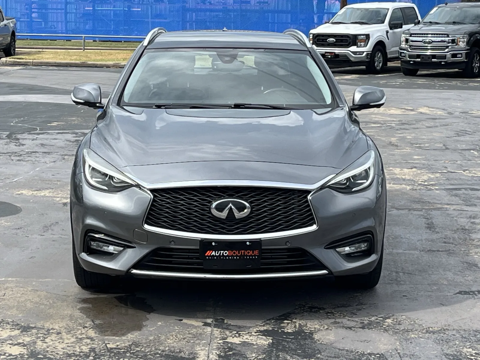 Infiniti QX30 photo 4