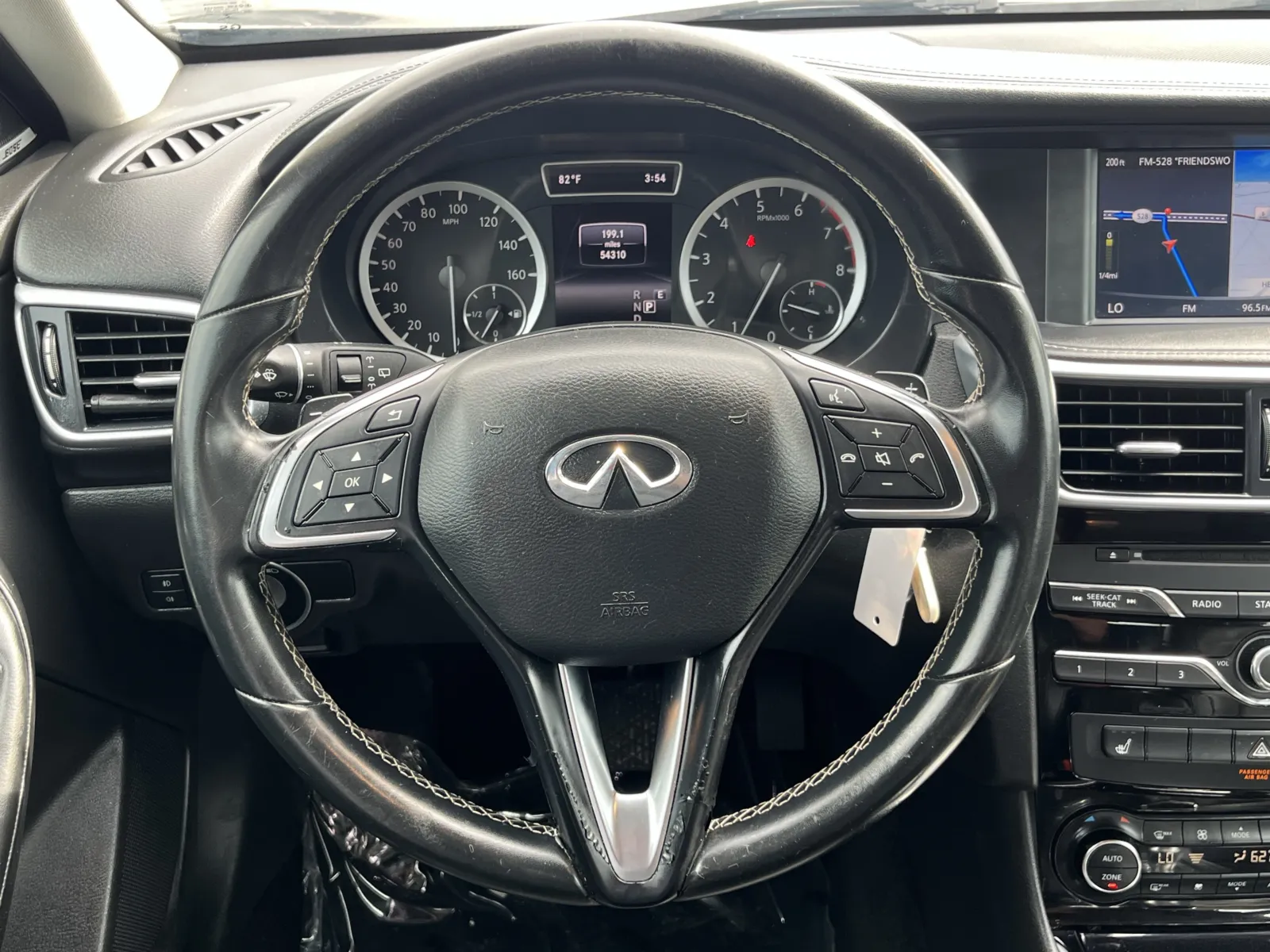 Infiniti QX30 photo 18