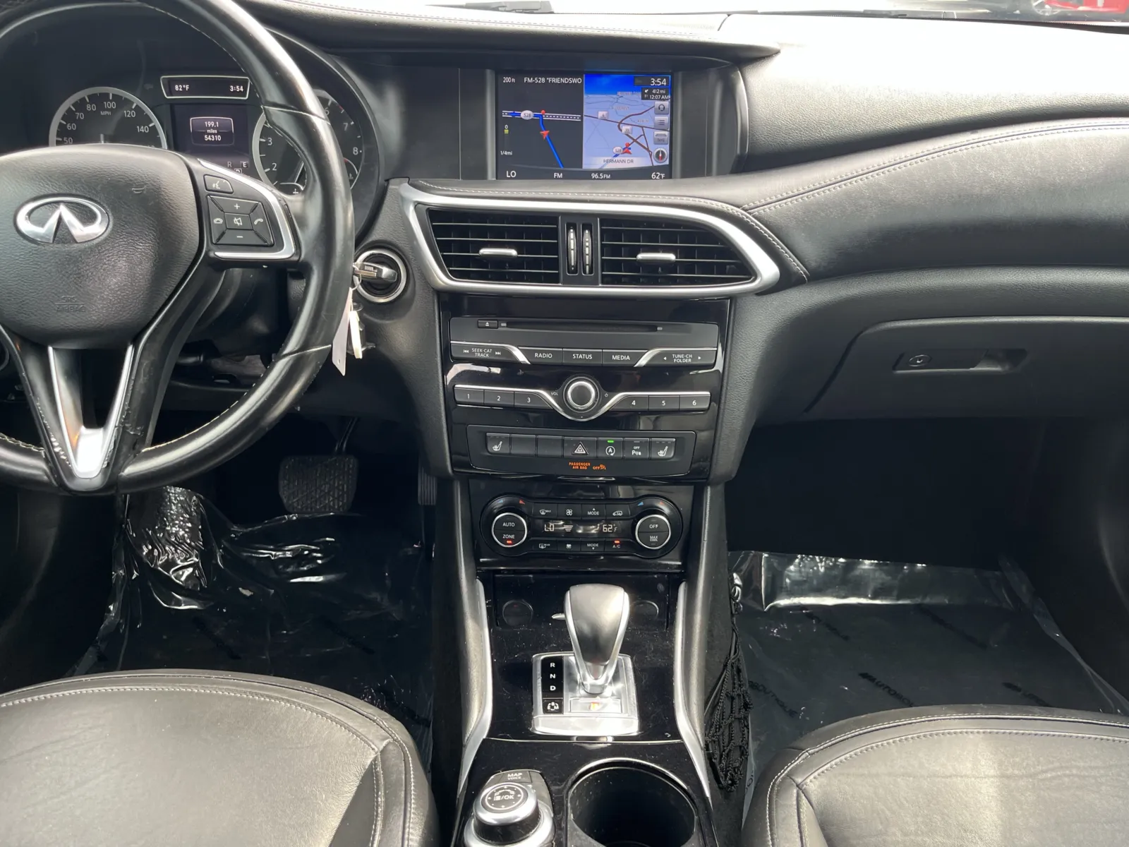 Infiniti QX30 photo 24