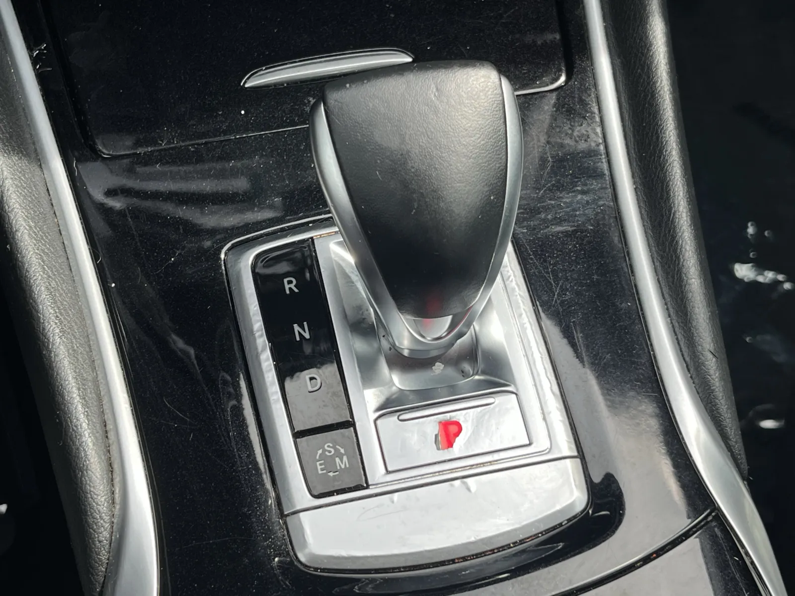 Infiniti QX30 photo 22