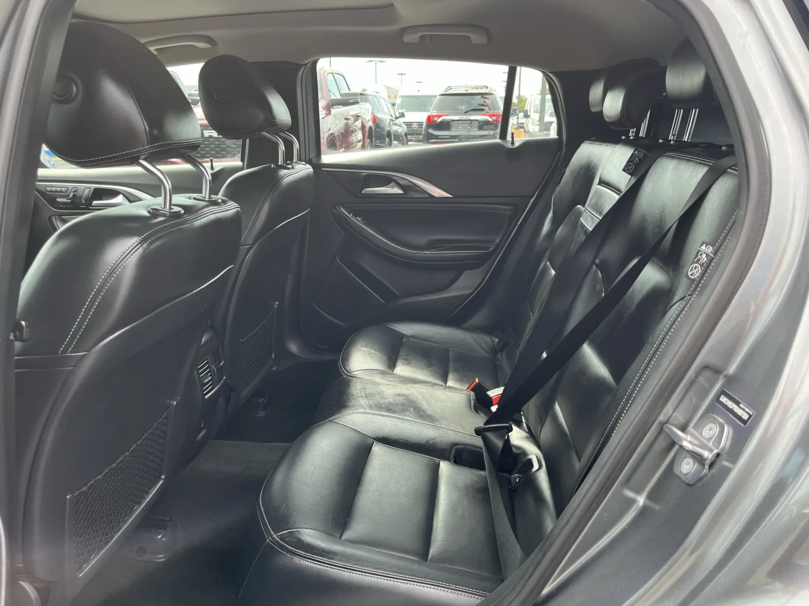 Infiniti QX30 photo 29