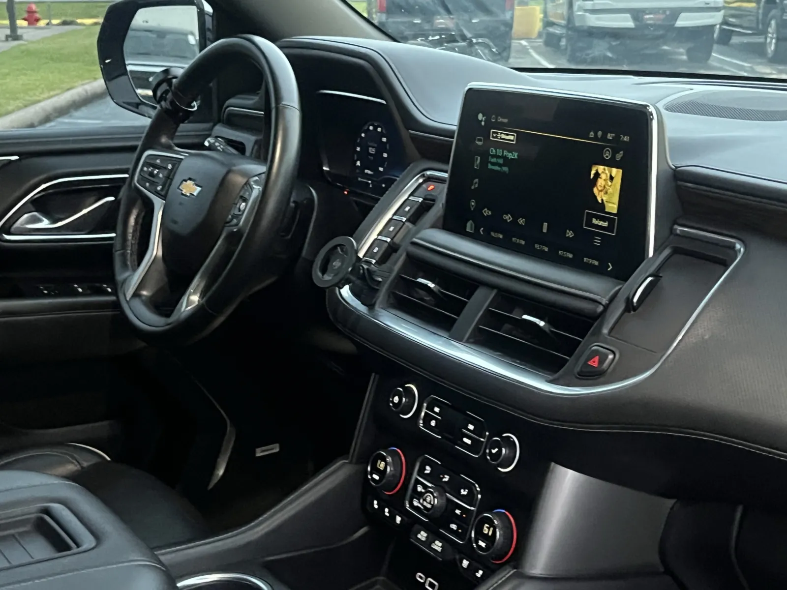 Chevrolet Tahoe photo 16