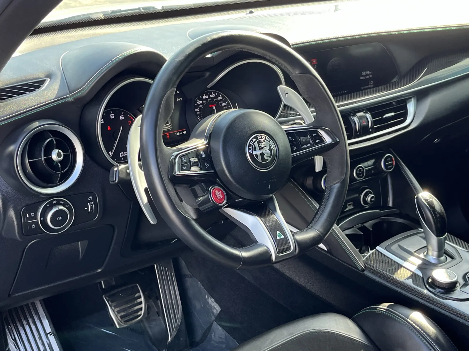 Alfa Romeo Stelvio photo 16