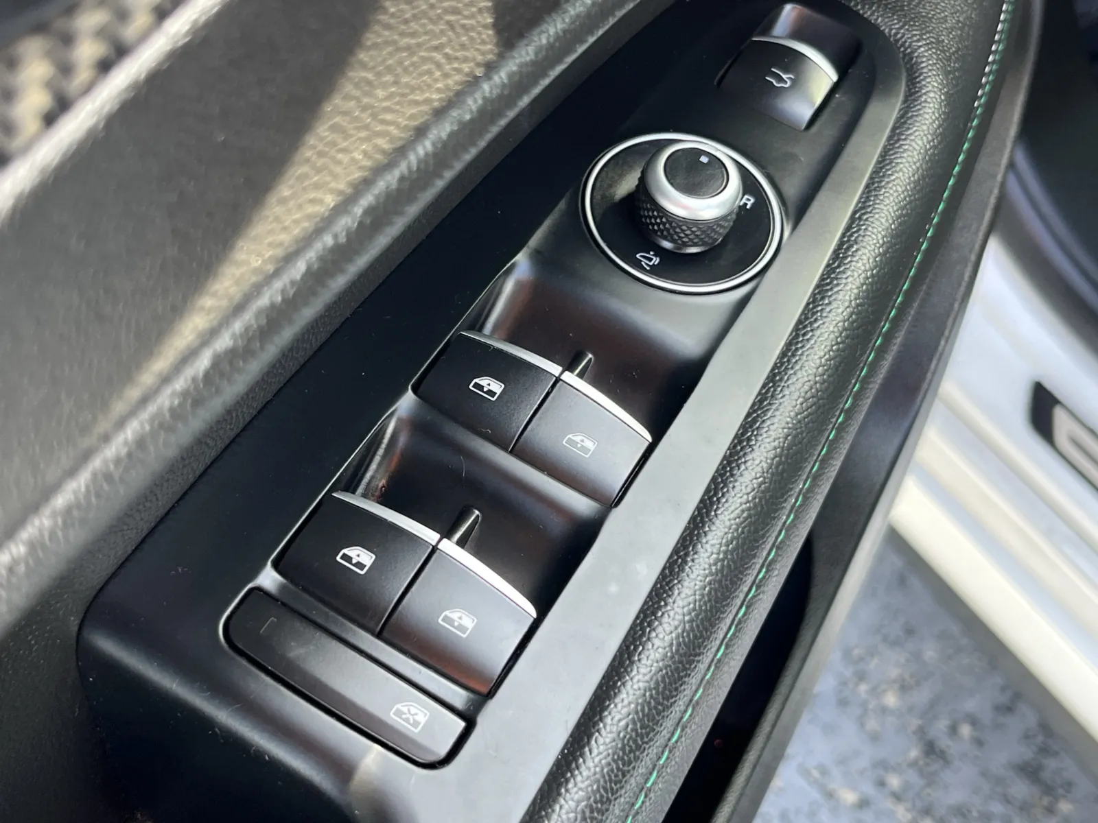 Alfa Romeo Stelvio photo 26
