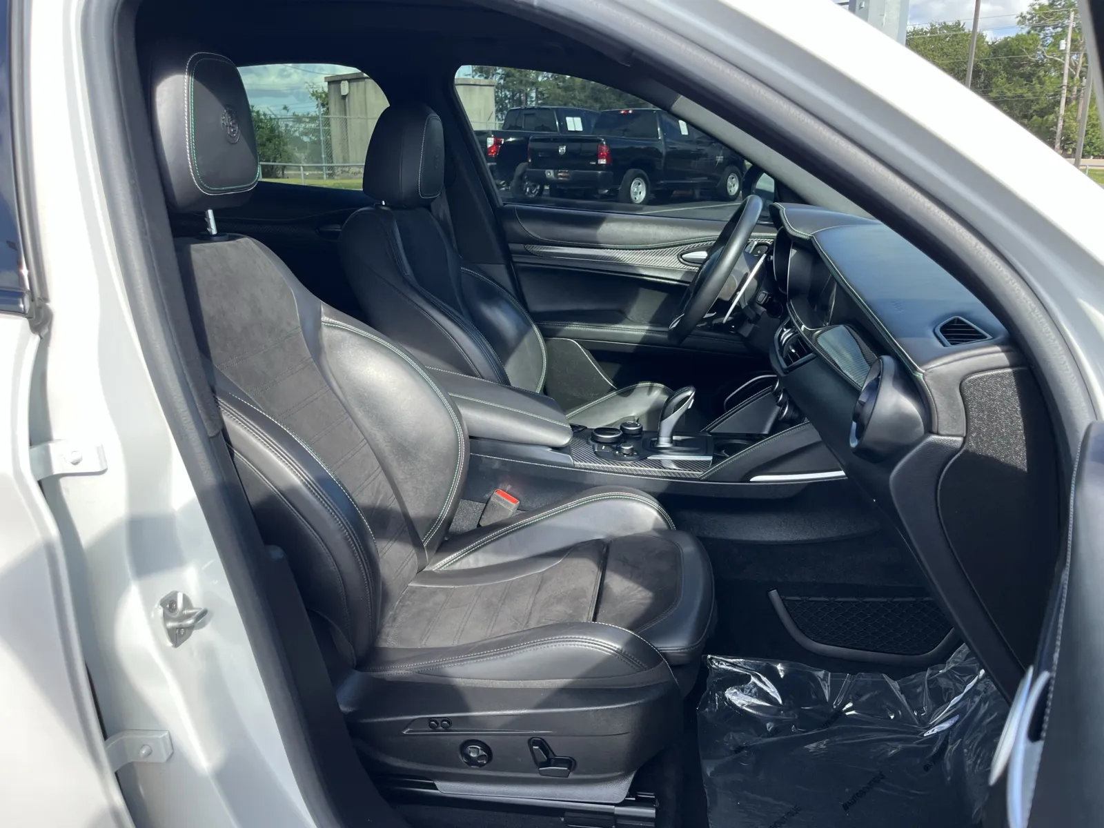 Alfa Romeo Stelvio photo 29