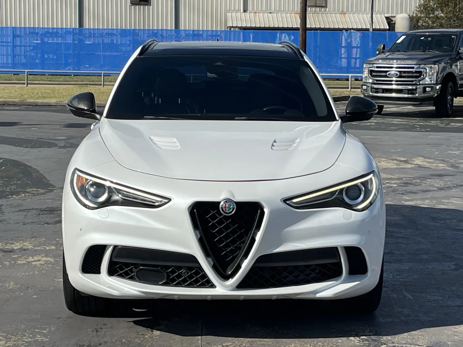 Alfa Romeo Stelvio photo 4