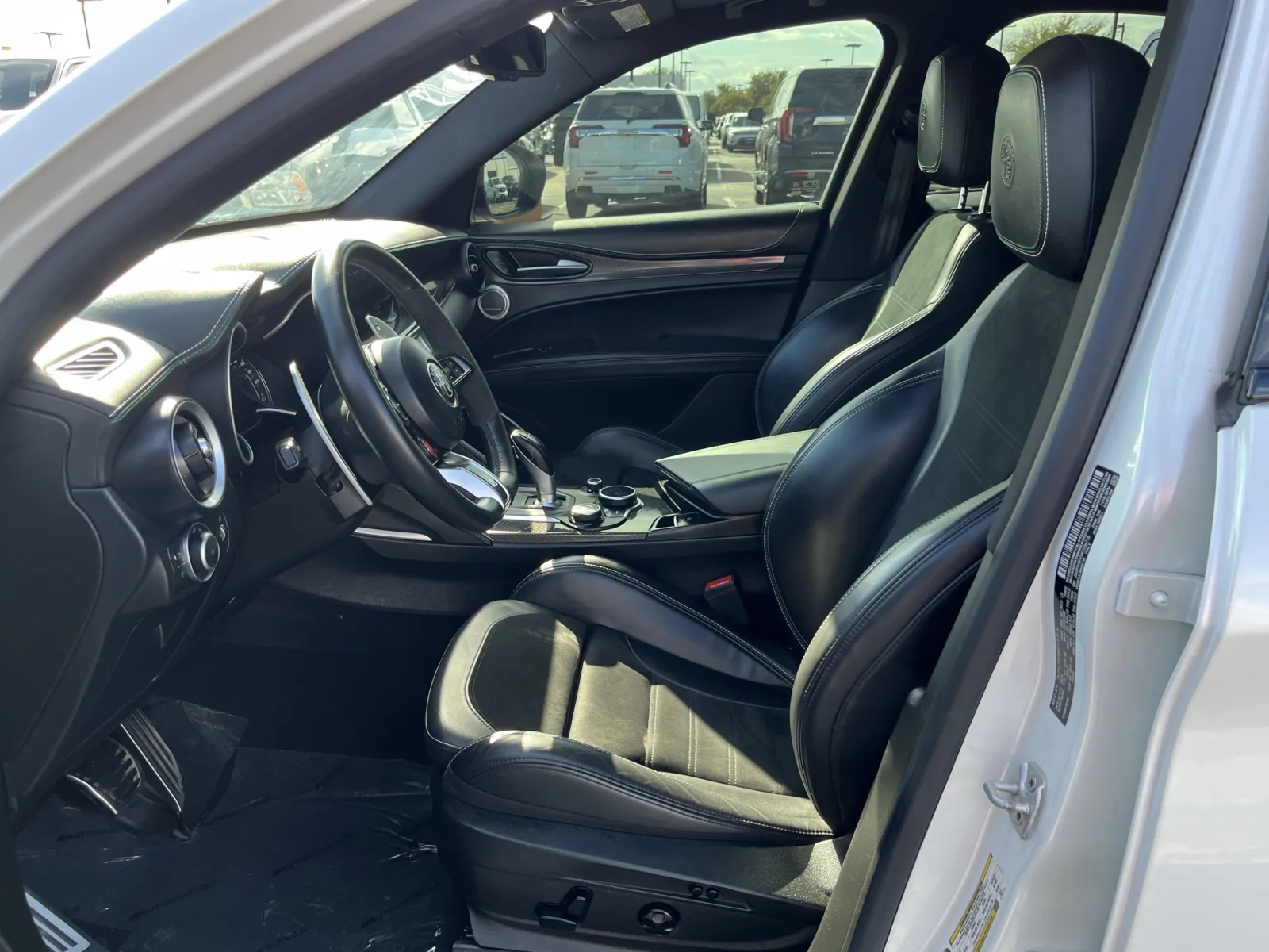 Alfa Romeo Stelvio photo 28