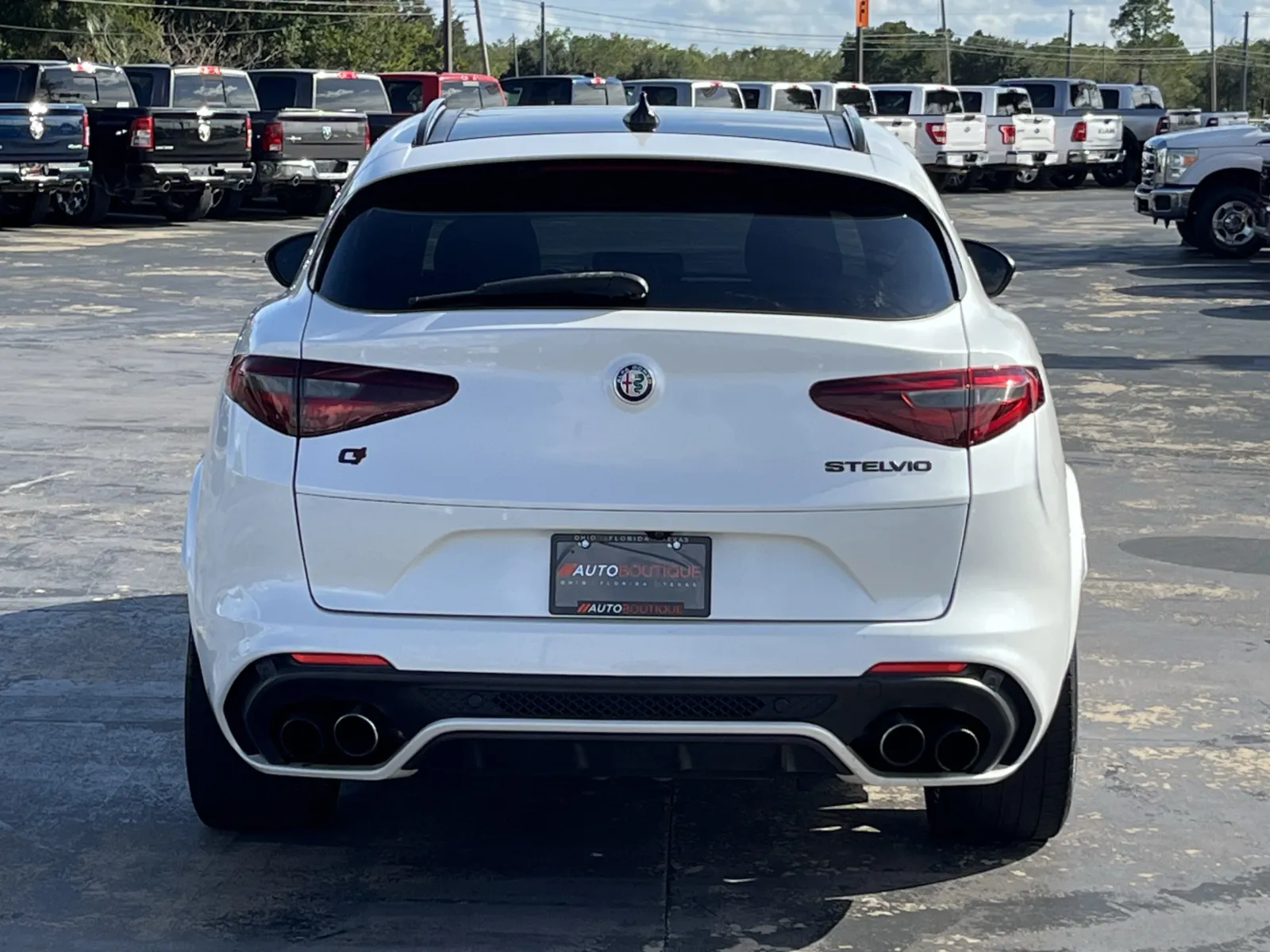Alfa Romeo Stelvio photo 8