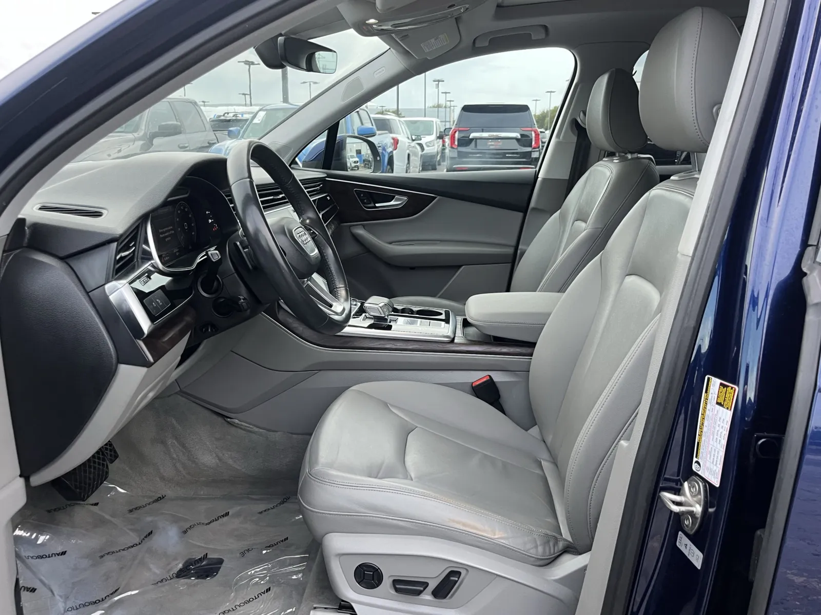 Audi Q7 photo 28