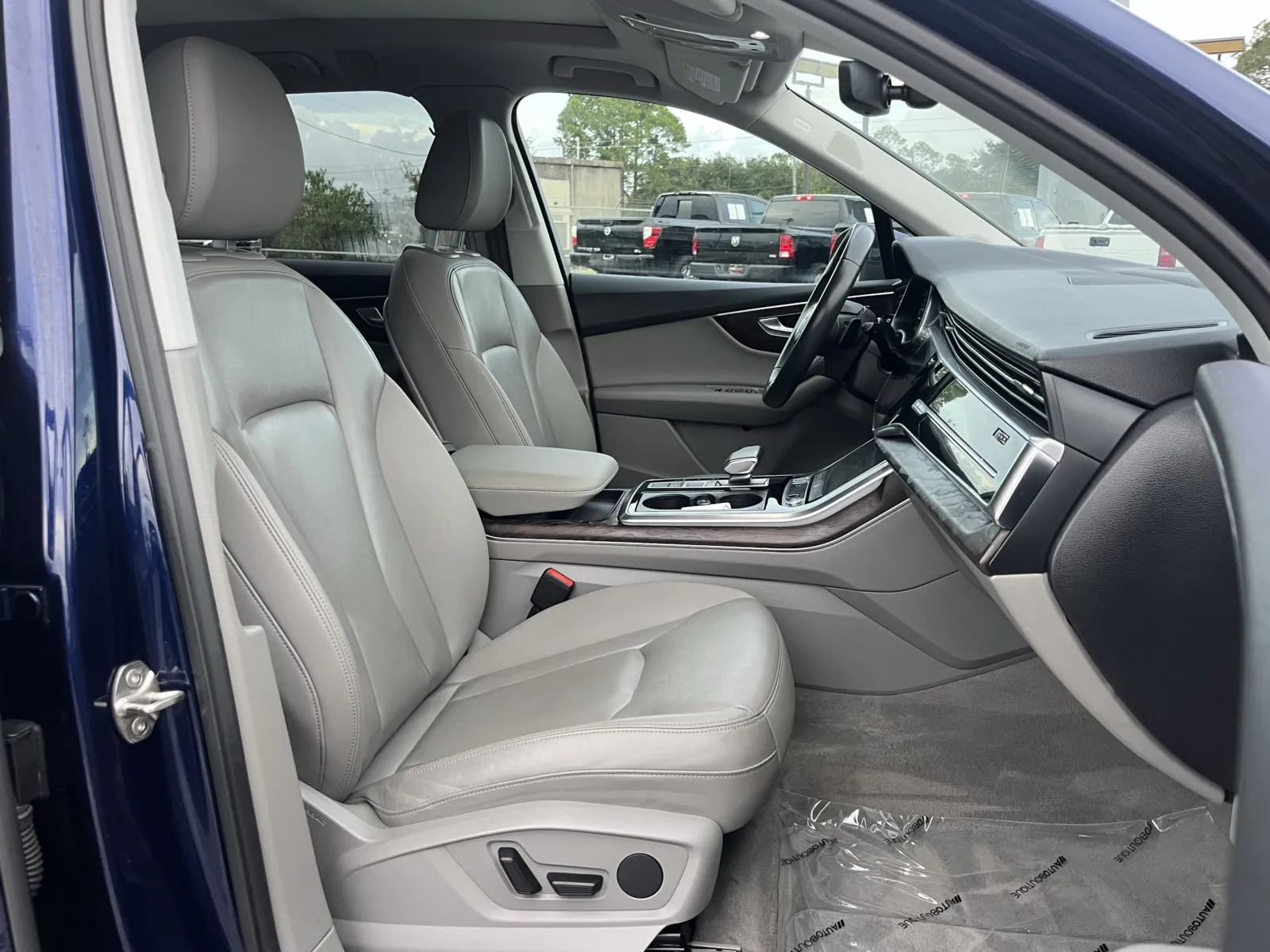 Audi Q7 photo 29