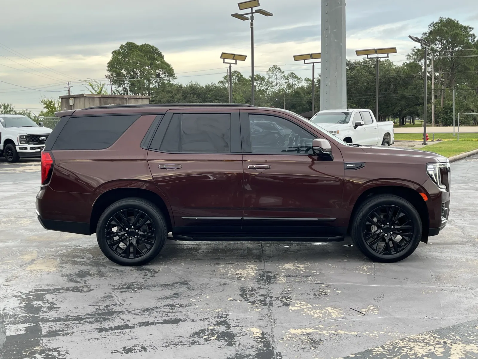 GMC Yukon photo 11