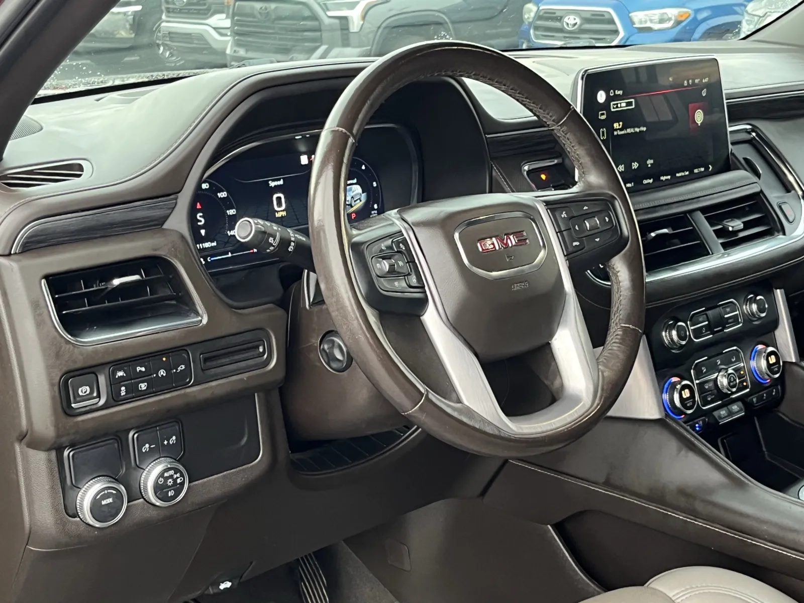 GMC Yukon photo 15