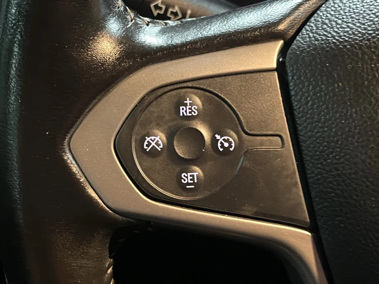 Chevrolet Colorado photo 16