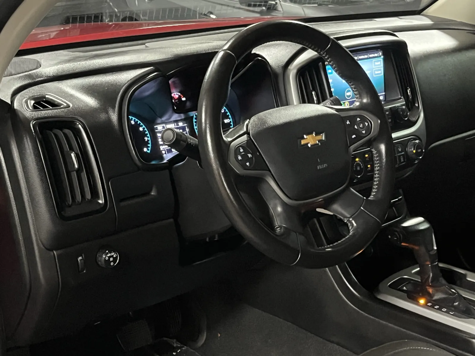 Chevrolet Colorado photo 12