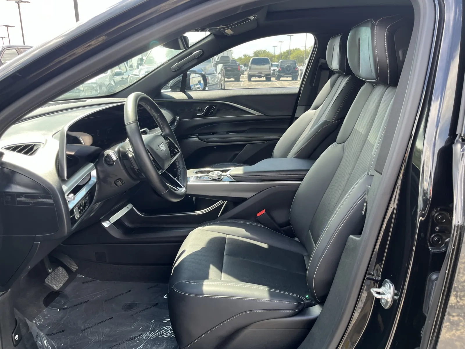 Cadillac Lyriq photo 24