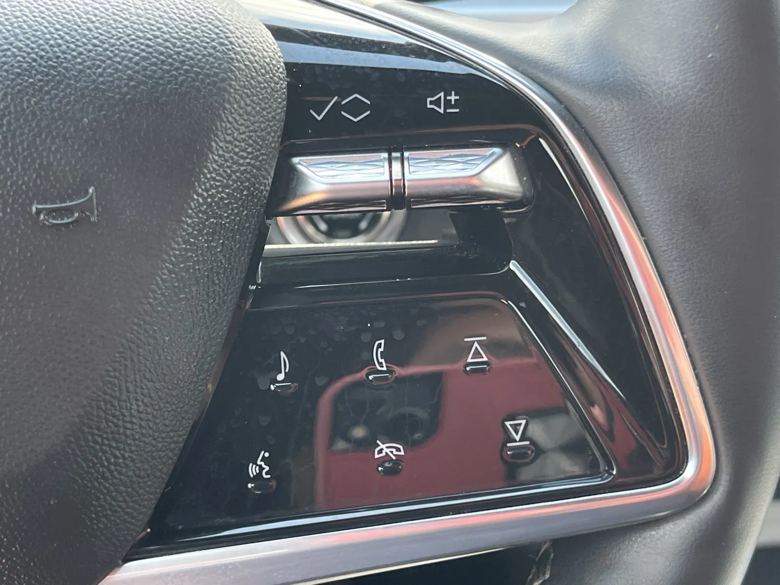 Cadillac Lyriq photo 18