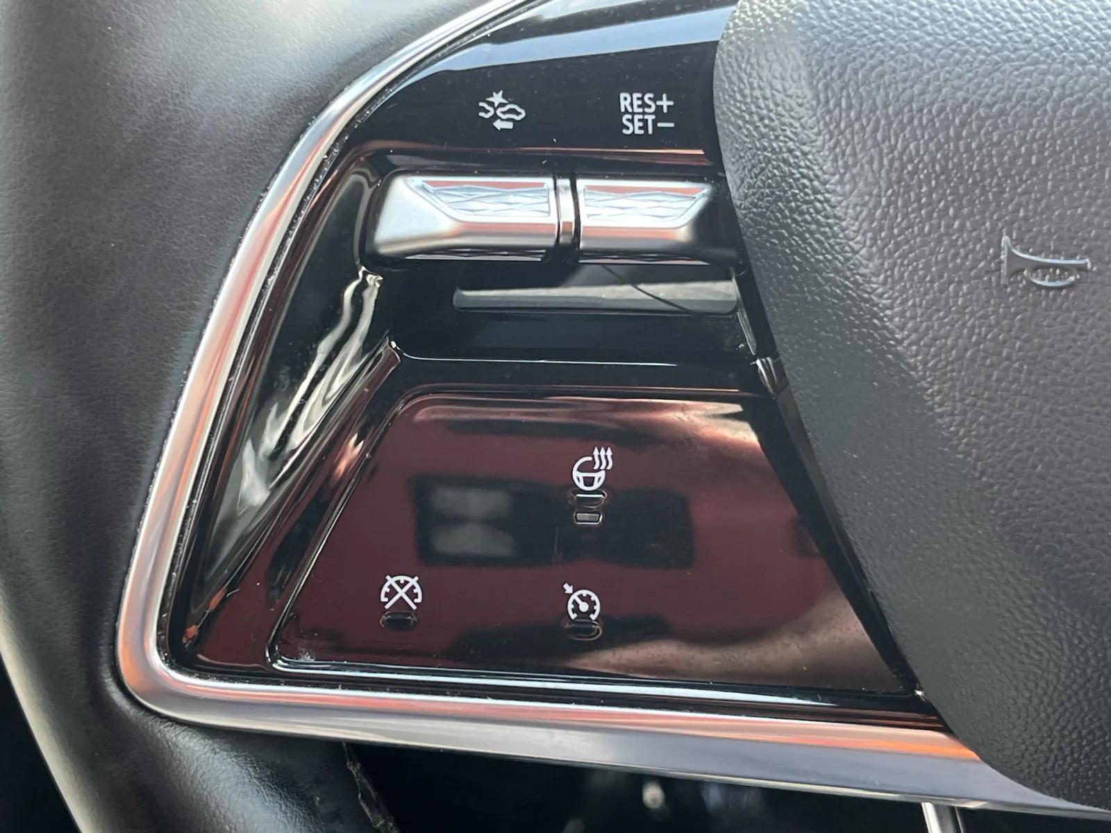 Cadillac Lyriq photo 17