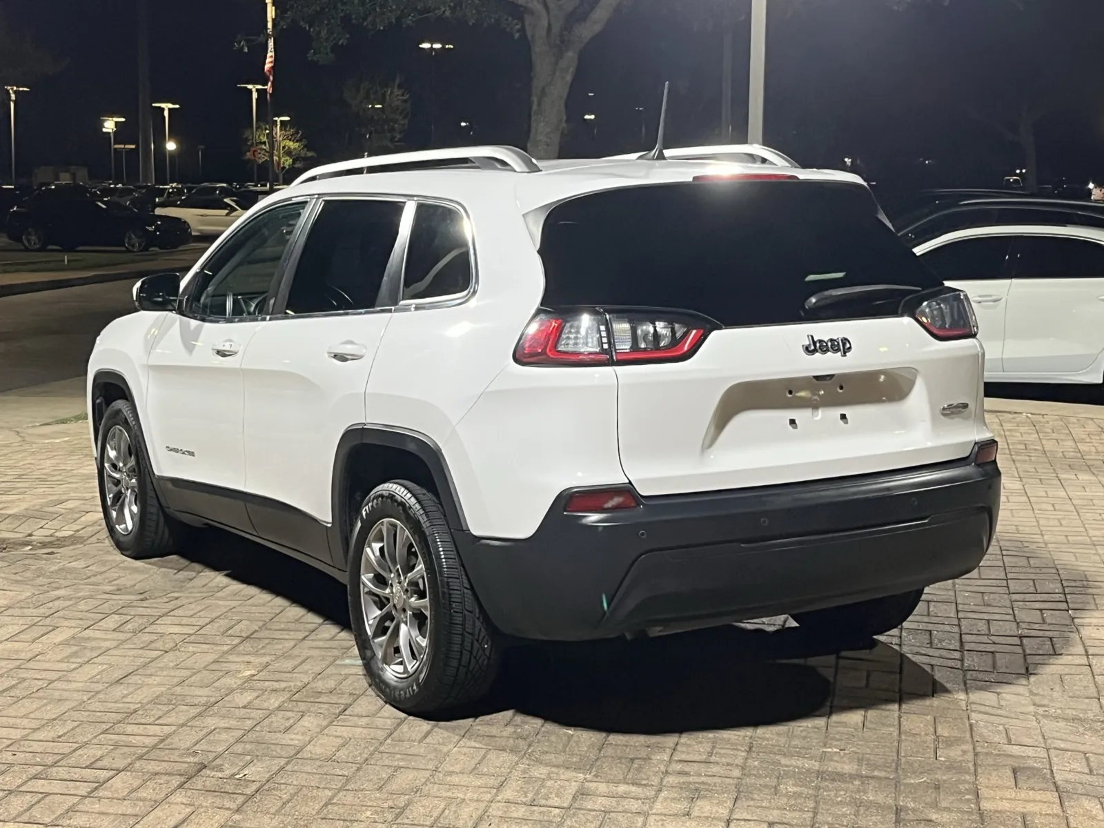 Jeep Cherokee photo 10