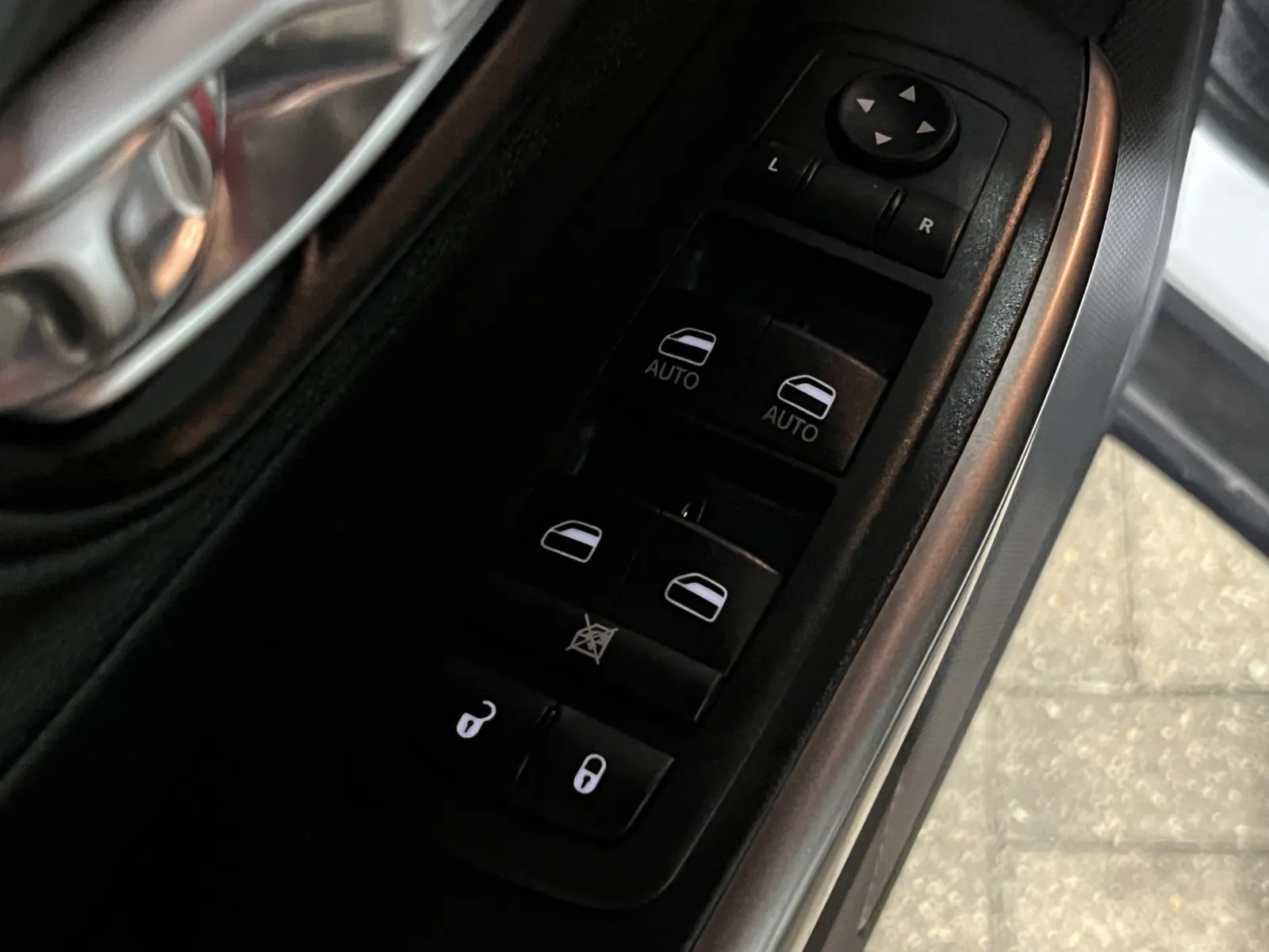 Jeep Cherokee photo 26