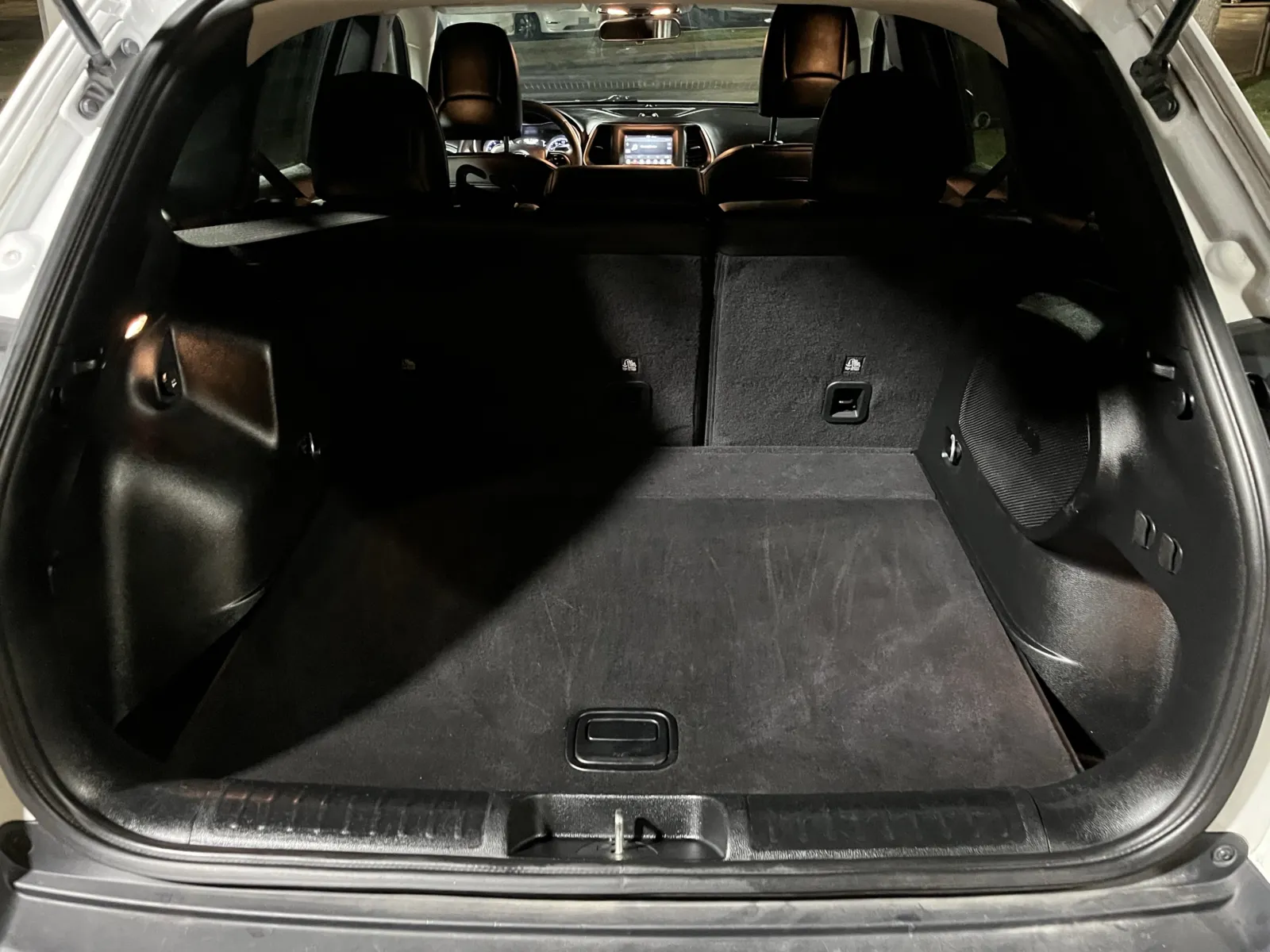 Jeep Cherokee photo 13