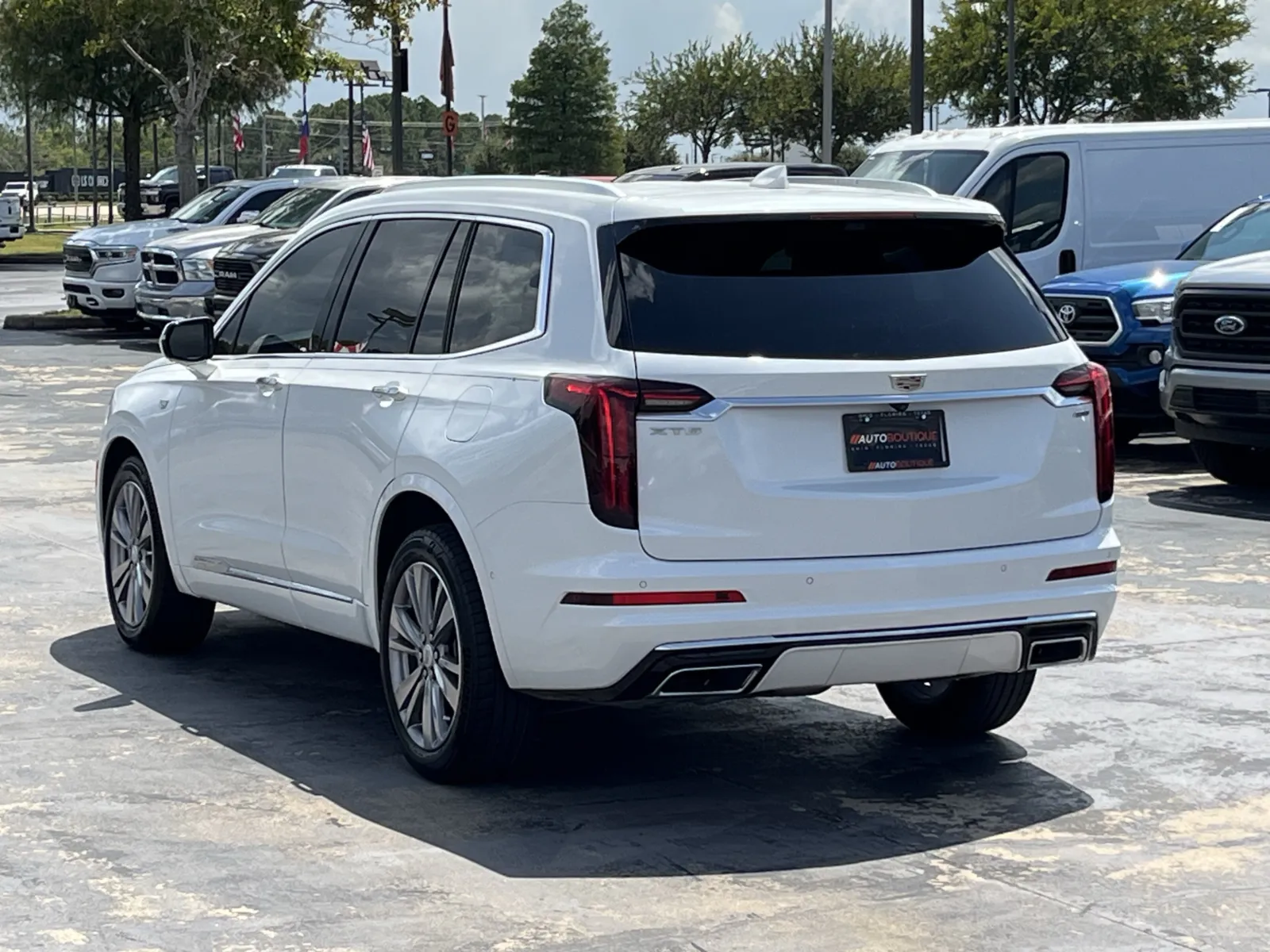 Cadillac XT6 photo 9