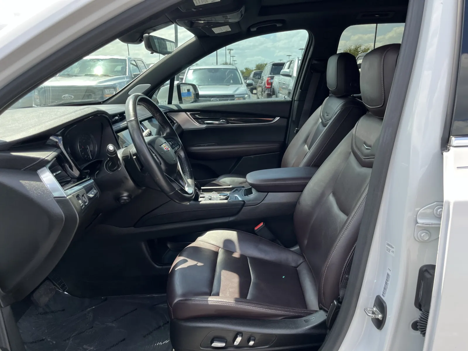Cadillac XT6 photo 25