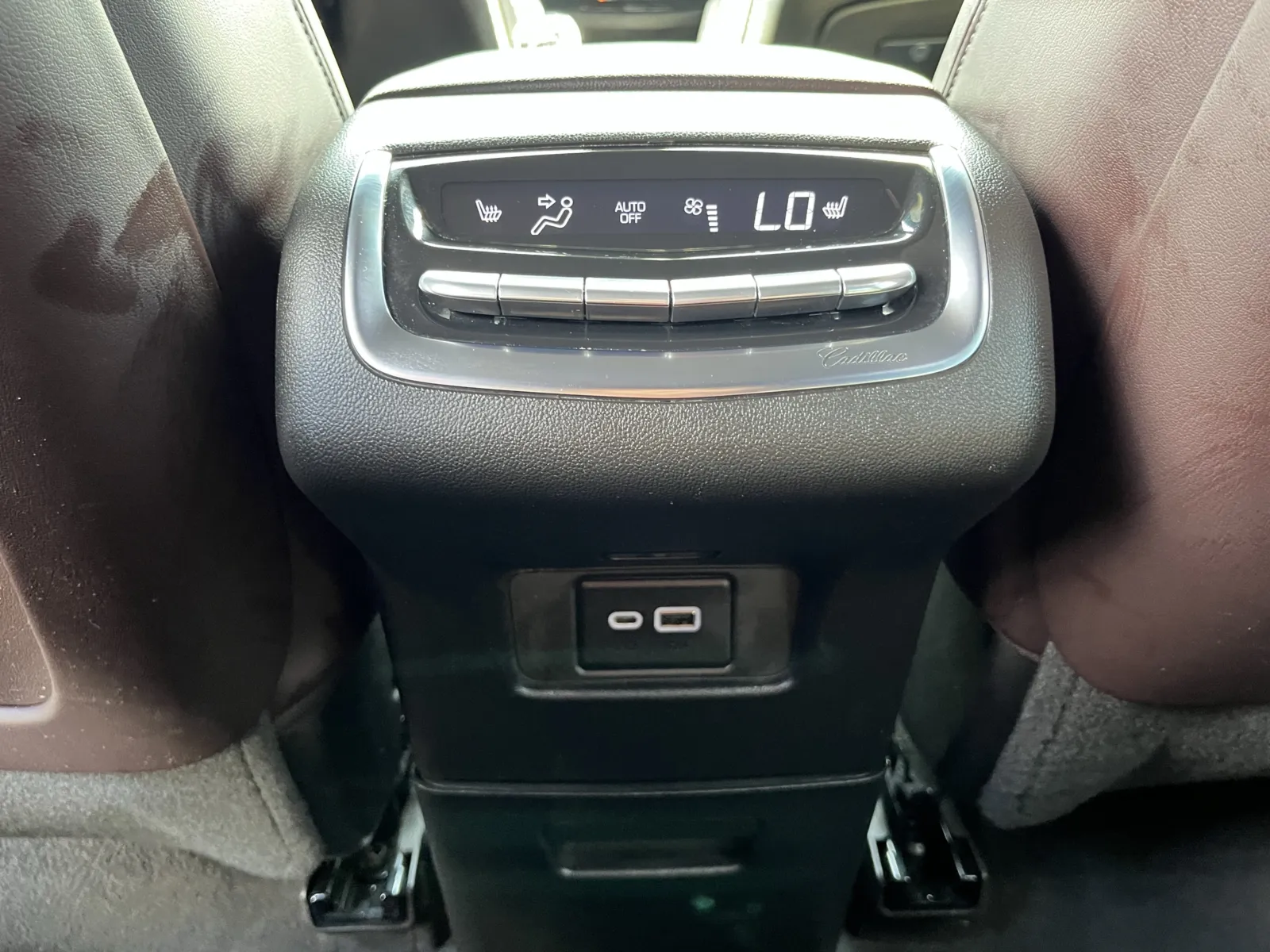 Cadillac XT6 photo 24