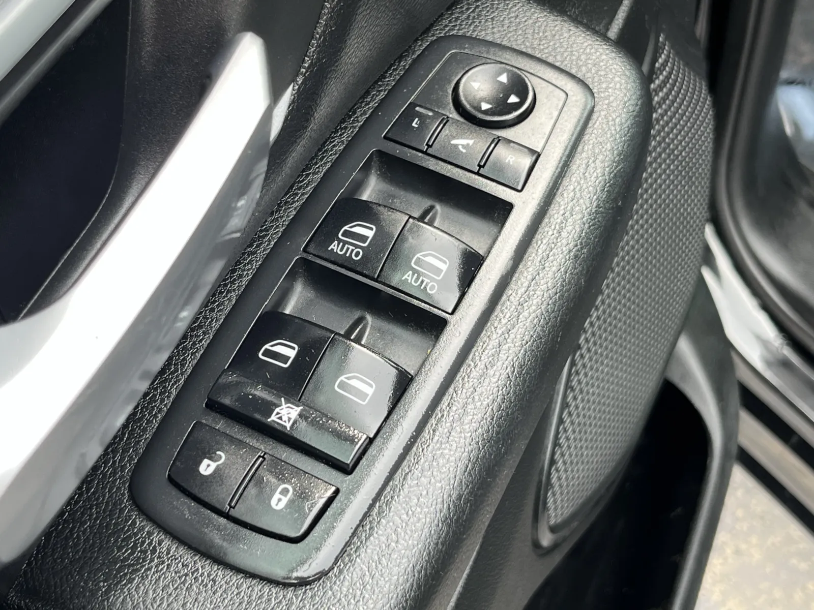 Ram 1500 photo 16