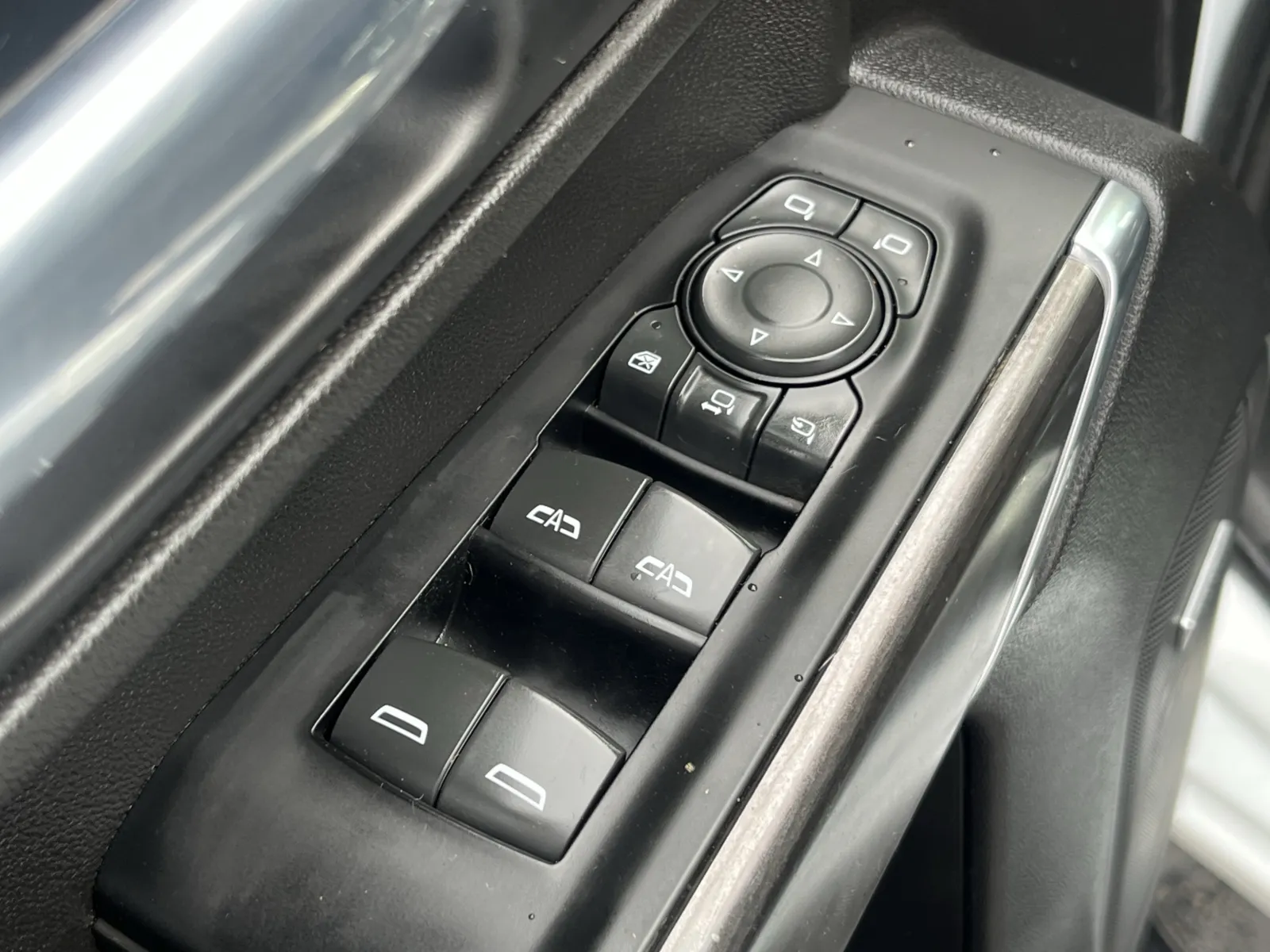 Chevrolet Silverado photo 22