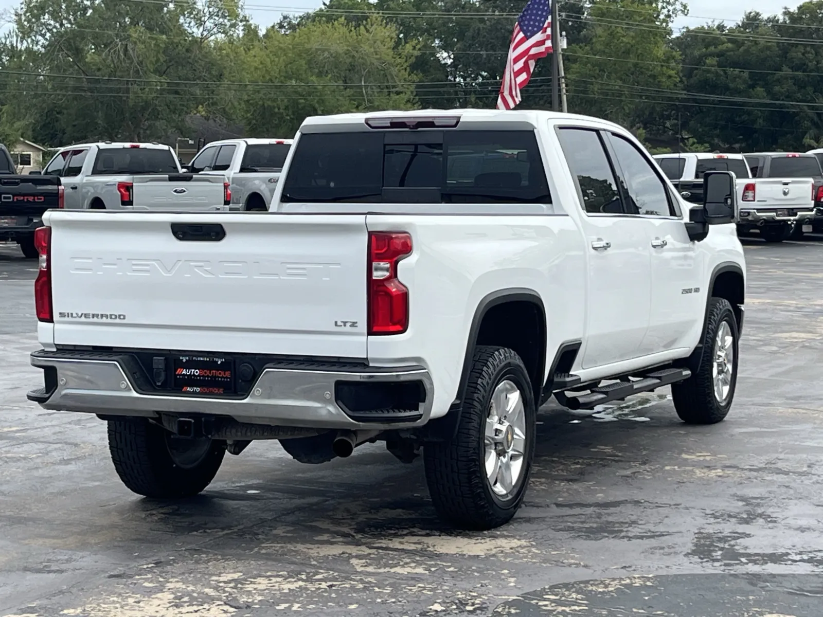Chevrolet Silverado photo 8