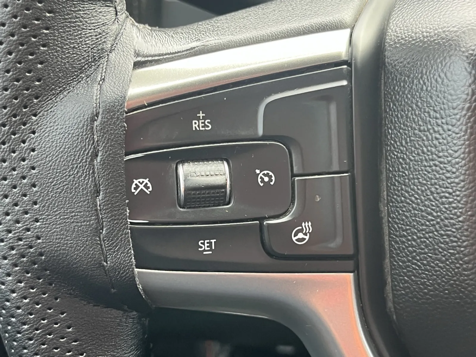 Chevrolet Silverado photo 16